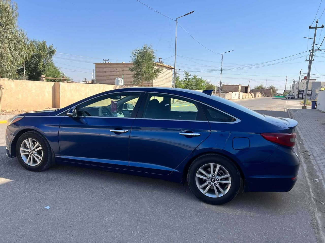 سوناتا 16 أمريكي
بيهه بنيد جاملغ امامي بدون دواخل مع بارد قليل
مكينه وكير وتبريد وحداديه جاهزه السيارة
ماشيه 100mi
نجف باسمي السياره مداور شوكت ما يعجبك
السعر 105 وبيهه مجال 
للإستفسار الاتصال على الرقم ***********
