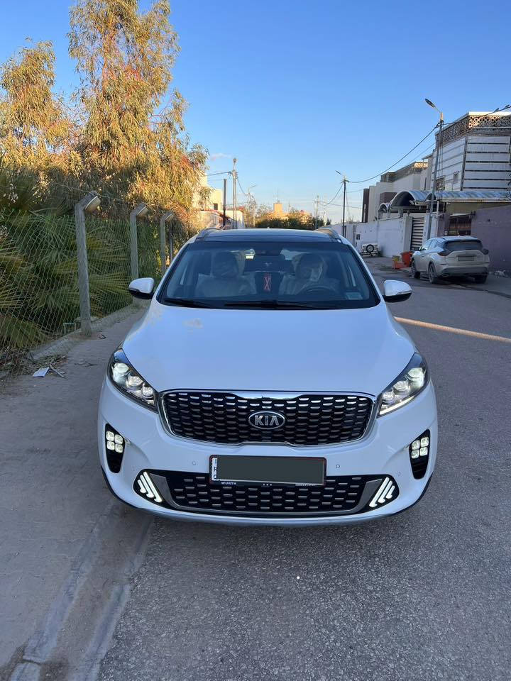 سلام عليكم 
سورنتو 2019  فول مواصفات بانوراما خليجي 6 سلندر وباقي المواصفات معروفه كفاله عامه عدا كرت مقدار شبر بالدور بالجاملغ الخلفي السياره جديده واستخدامها كلش نظيف ونازك ومابيها برغي نقص ومسويلها ادامه كامله وحداديه جديده وترايها كلش حلو والسياره ماشيه 165 الف وقابل للزياده رقمها بغداد وبأسمي وهزه جديده وسنويتها لـ2031 سعرها ب 265 وبيها مجال وترهم مراوس
مكاني النجف الاشرف للأتصال ***********
