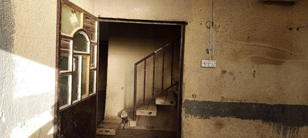 🌹 اللهم صل على محمد وآل محمد 🌹

السلام عليكم ورحمة الله وبركاته 
بيت مع فرن في بغداد- النهروان للبيع

مواصفات البيت 
بيت للبيع على شارع المستشفى منطقة 7000 البيت يحتوي على صاله ومطبخ وغرفتين نوم وفي مقدمة البيت يوجد فرن البيت صب مسلح وكاشي كامل مابيه اي نقص.

مواصفات الفرن
فرن كامل المواصفات جميع اغراض الفرن جديدة غير مستعملة .

للاستفسار الاتصال على الرقم التالي :
***********
***********
