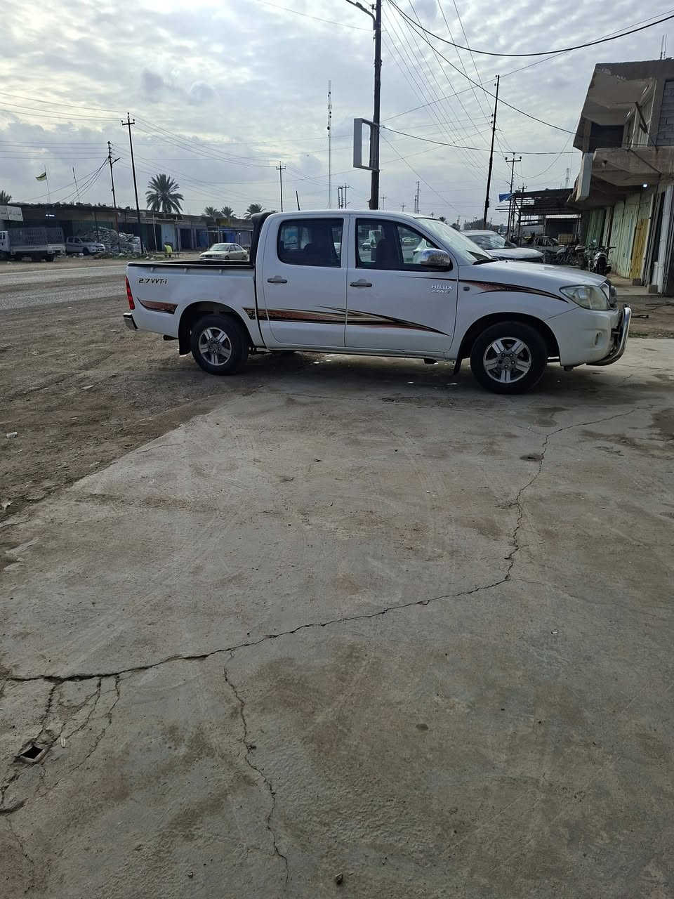 موديل (٩) رقم بغداد كير عادي كوتي شاصي ١٩ للبيع او مراوس السعر  ١٤٥ وبيها مجال قليل جدآ رقم الهاتف *********** / *********** مكان السياره صلاح الدين
