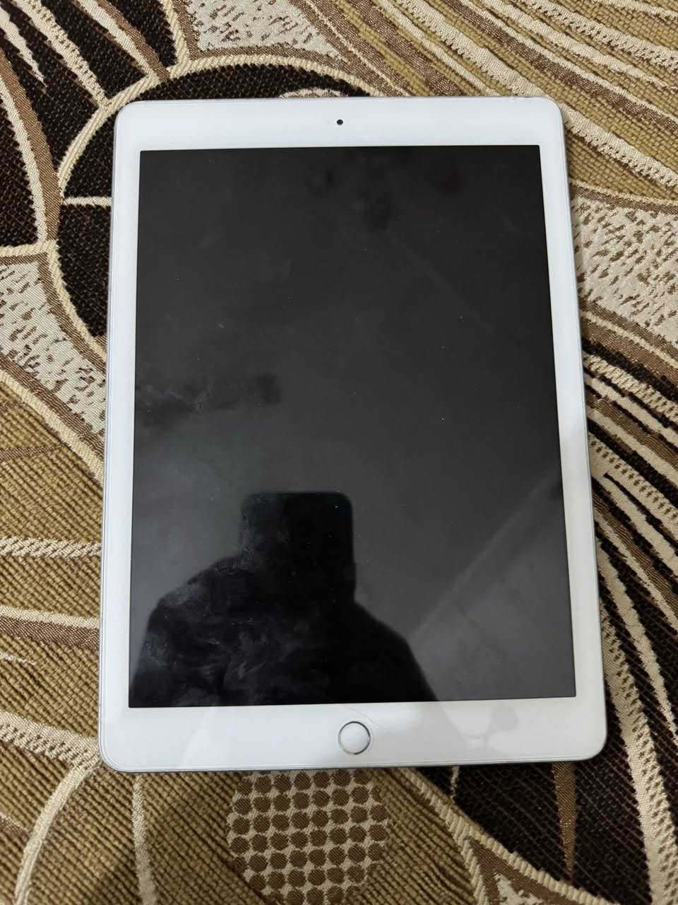 سلام عليكم ايباد 6ذاكره 32مكفول كله شغال شرط فحص شراي خاص سعر 125بي مجال مكاني ناصريه حي سومر***********
