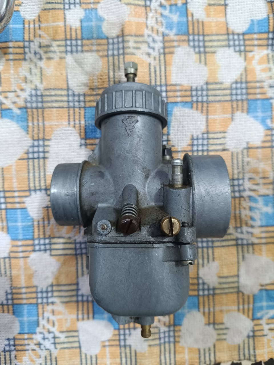 يالله غراض للبيع كل وحده وسعره
كابريته المانيه باله شرط لفحص  275 الف

سوبايات المانيه شرط لفحص  100 الف

رون الماني شرط لفحص  100 الف

صبغه 82   80 الف

قبق بداله  15 الف

جاروب الماني عدد 3  50 الف

مكاني نجف حي المكرمه ***********/***********
