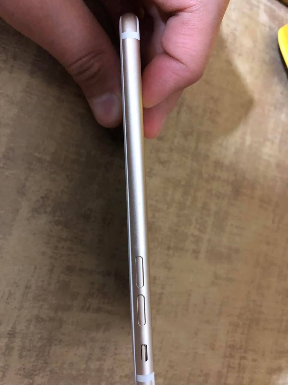 السلام عليكم للبيع
ايفون 7 
الذاكرة / 128 أعلاه ذاكره
النموذج / M
البطارية / 79
الجهاز ما مبدل  
الجهاز كله شغال 
ومحافظ عليه وعلى ايدي 
السعر 100 الف وبيه مجال للطيبين 
العنوان بغداد 
للاتصال / ***********
