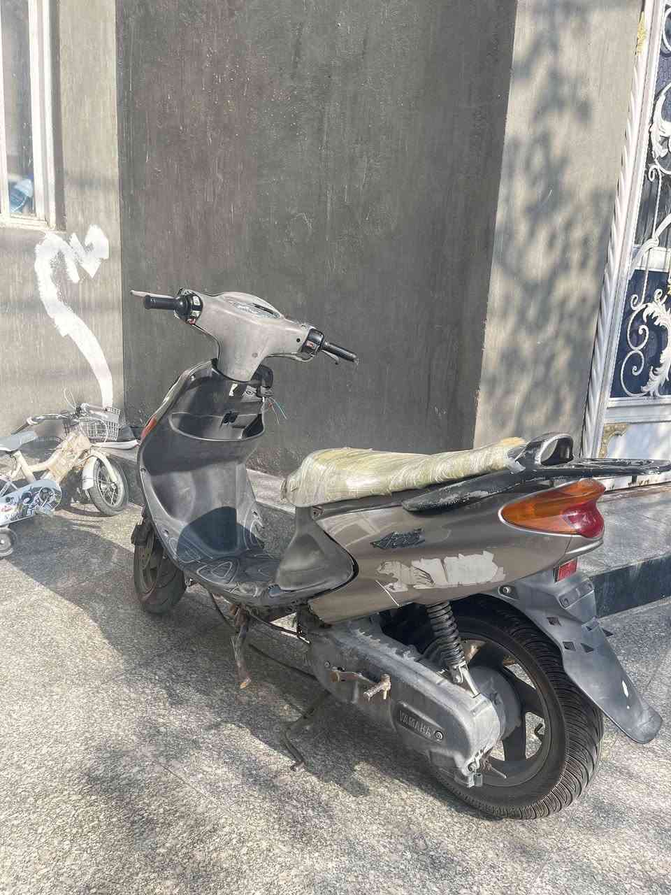 سلام عليكم
متاح دراجه اكزز للبيع مفتوحه مكينه مره وحده وحالين تبخر (كايمه)تايرات جدد بلك جديد يرادله ترتيب بسيط سعر 150 وبيه مجال بسيط للشراي مكاني بصره ياسين خريبط رقم تواصل ***********
