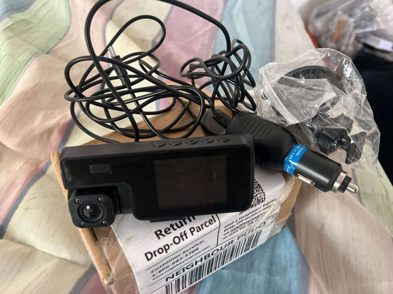 داشكم كام 
تصوير داخل وخارج السياره بلوتوث
السعر 25 توصيل مجاني


**إذا كنت صاحب هذا الإعلان وتريد حذفه لأي سبب، رجاءا أرسل رسالة إلى الدعم الفني**