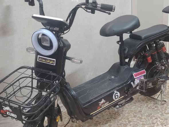 ماطور VIP للبيع السعر 275  بصمتين سويجين كارتين  كلشي بي الماطور نضيف 95٪ 4بطاريات مكاني الموصل للتصال على الرقم *********** استعمال قليل شهر ونصف
