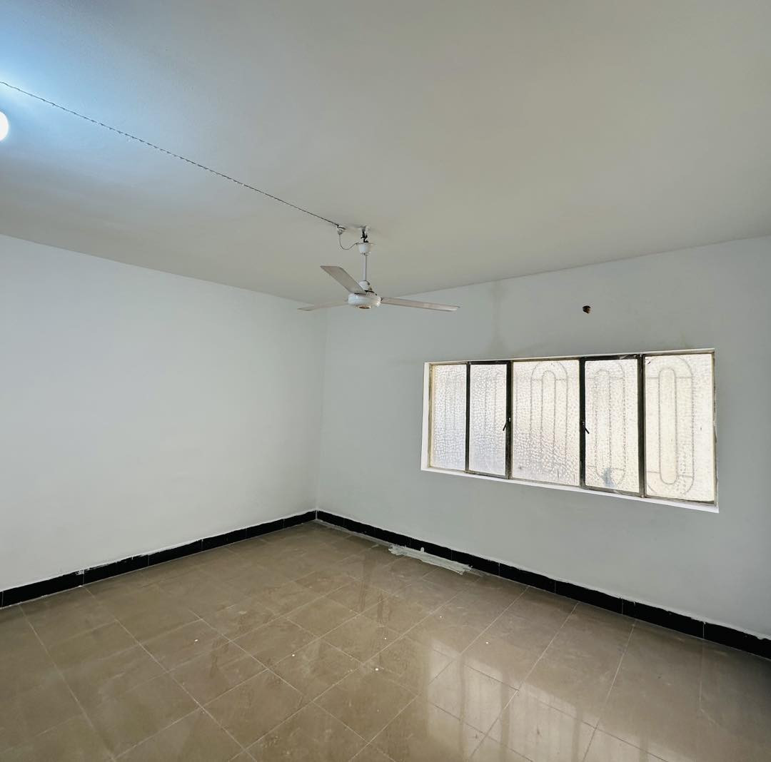 #للإيجار __مشتمل طابق ثاني 
الموقع //حي الأمام علي (ع) قرب صيدلية الأقصى 
يحتوي ع 
2 غرف نوم 🛌 ➕هول ➕مطبخ➕مجمع صحي 

🏫📚نستقبل جميع عروض البيع و ترويجها بإعلانات ممولة 
      للمزيد من التفاصيل الاتصال او المراسلة خاص 

حجي حسن السعيدي  ***********          
علي السعيدي ***********_ ***********
حسين السعيدي ***********_ ***********

 📍موقع المكتب  📌 الحله - حي الامام علي(ع)_ قرب المول الجديد _مول حي الأمام علي (ع)
