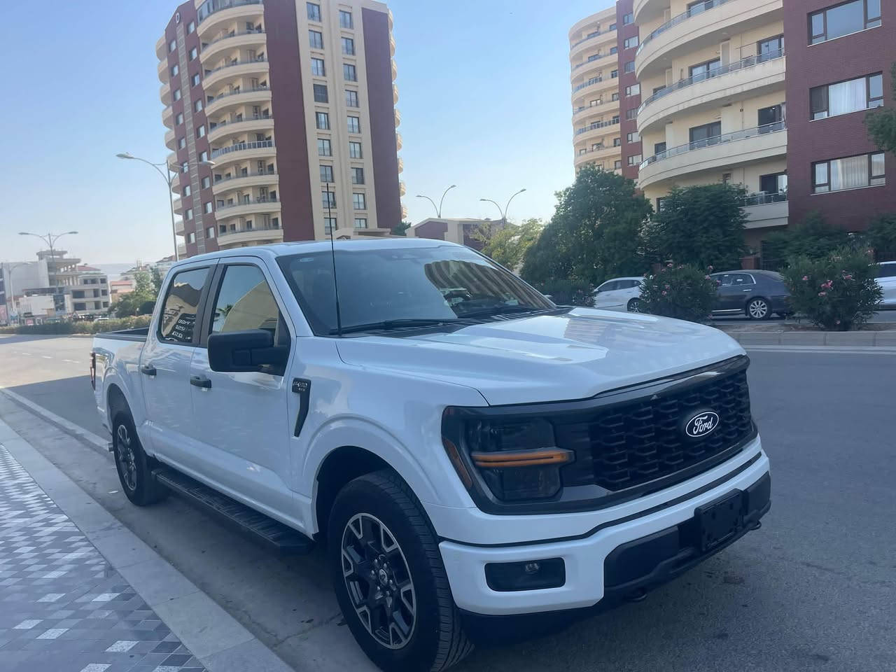 السلام عليكم
________فوردF_150 للبيع 2024 FORD F-150
  _ موديل 2024 
  _ مواصفات SXT
  _ ماشيه 5000 KM 
  _محرك 2.700 
  _ كير ستيرن 
  _تترقم شمالي فقط (سليمانيه -اربيل -دهوك)
  _ دفع رباعي 
  _ عداد الاكتروني 
  _ شاشه جبيره 
  _ صبغ فقط الدوسه +بجم كبس
  _ ربع جاملغ خلفي بارد 
  _ ارباك ستيرن +بارد سستم 
  _ بابين جهة السائق مبدل بلادي نفس الون 
  _ مكان السياره _____سليمانيه 
  _لمعرفة السعر اكتب رقم ___1___بتعليق 
  _ الاستفسار *********** واتساپ
