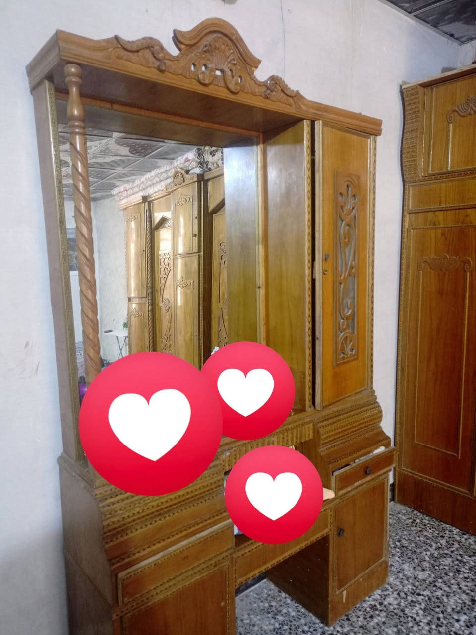 غرفه خشاب للبيع عنوان كربلاء باب بغداد قرب فندق البارون نضيفه نقصه بس قفاله ويدات *********** سعر 750وبيه مجال تصال لو مراسله للحساب
