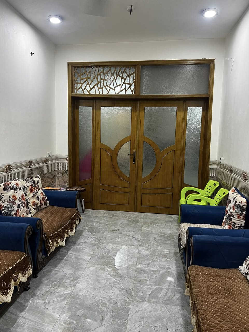 🏘️دار للبيـــــــــع (بناء حديث درجة أولى)
فـٓــــي  شارع شريفه الجديد جهة شارع 80
موقــــــع ممتـــــــاز
____________________
المساحــــــة // 150 متر 
الواجهــــــــة  // 7
النــــــــــــزال   // 24
____________________

طابق واحد 
غرفــــــــــة وصالــــــــــة وهـــــــــــول ومطبــــــــخ ومجـمــــــــع صحيــــــــات ومنــــــــــاور وگـــــــــراج

____________________💲
للأستفســـــــار عن السعر ***********
______________________

   _____________________________________________
