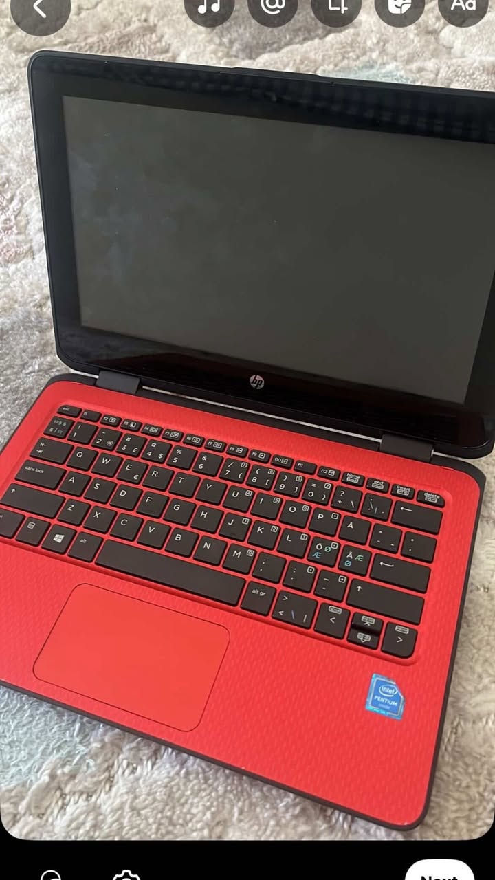 عندي هذا اللابتوب للبيع شاشته لمس وسعره 90 وهذا رقمي واتساب لليحب يستفسر ***********
