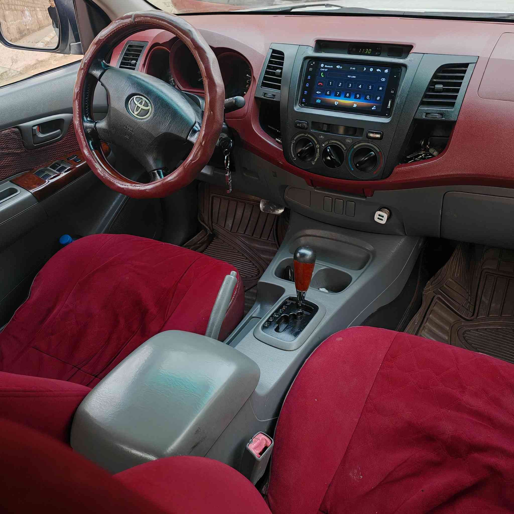 السلام عليكم ✋
السعر....184 ومجال بسيط .... بيع فقط 
تويوتا هايلوكس دبل قمارة 
موديل 2011 رقم سليمانية بأسمي شرط التحويل وكاله  
محرك بشرط ما مفتوح .
كير اوتماتيك . الكير والمحرك مكفول .
تخم تايرات جديد بطارية جديد . 
مكفوله من الحادث والصبغ .فقط بيه بارد سونار مرفق 
ماشية 390 الف . بدون نقص 
عنوان ديالى . جلولاء . 
رقم تلفون . ***********
