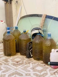 نفط قديم • قارورة وحدة • للبيع