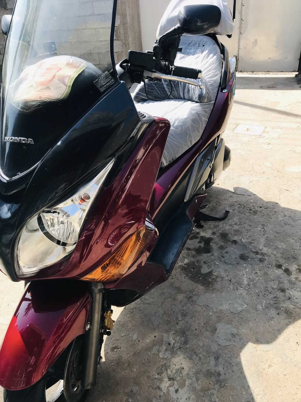 سلام عليكم دراجة سلفر ونج جيتي 400فول مواصفات كفالة عامة شلعة ومعدل خير من الله مكينة مكفولة ترايك وين مايعجبك 
جنطة بلادية مثلثه 
عدة بلاديه
سكيورتي اوفر تدفة جداحه فجوج ذهبية ستان حساس تخم تاير جديد بانزين كلة محسن دهن كله موتل مكاني بغداد   متواجد واتساب او تصل ***********
