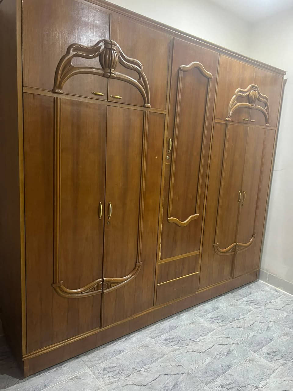 نظافه كدام العين السعر 400  العنوان ناحيه القياره ***********
