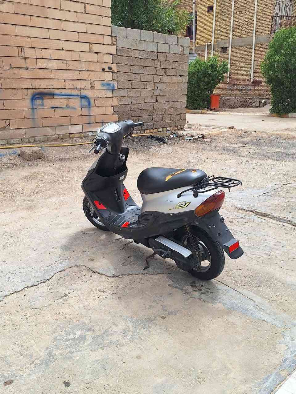 سلام عليكم دراجه اللبيع تسع زروف محرك ما مفتوح دراجه جديده يرادلها بس باتري السعر 350وبيها مجال المكان العماره المشرح رقم الهاتف ***********
