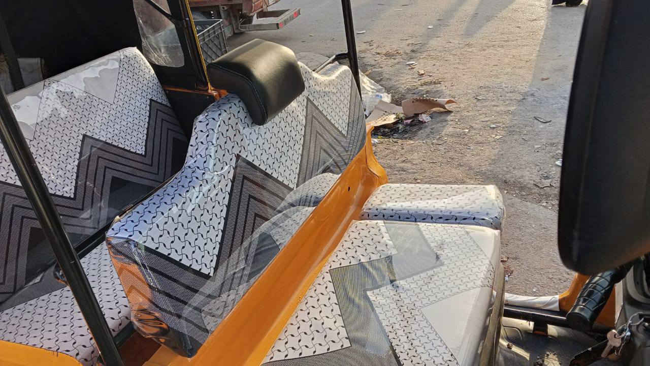 سلام عليكم تكتك تي فيس 22 رقم نكليزي كفاله عامه والي يريد يتصل ***********
