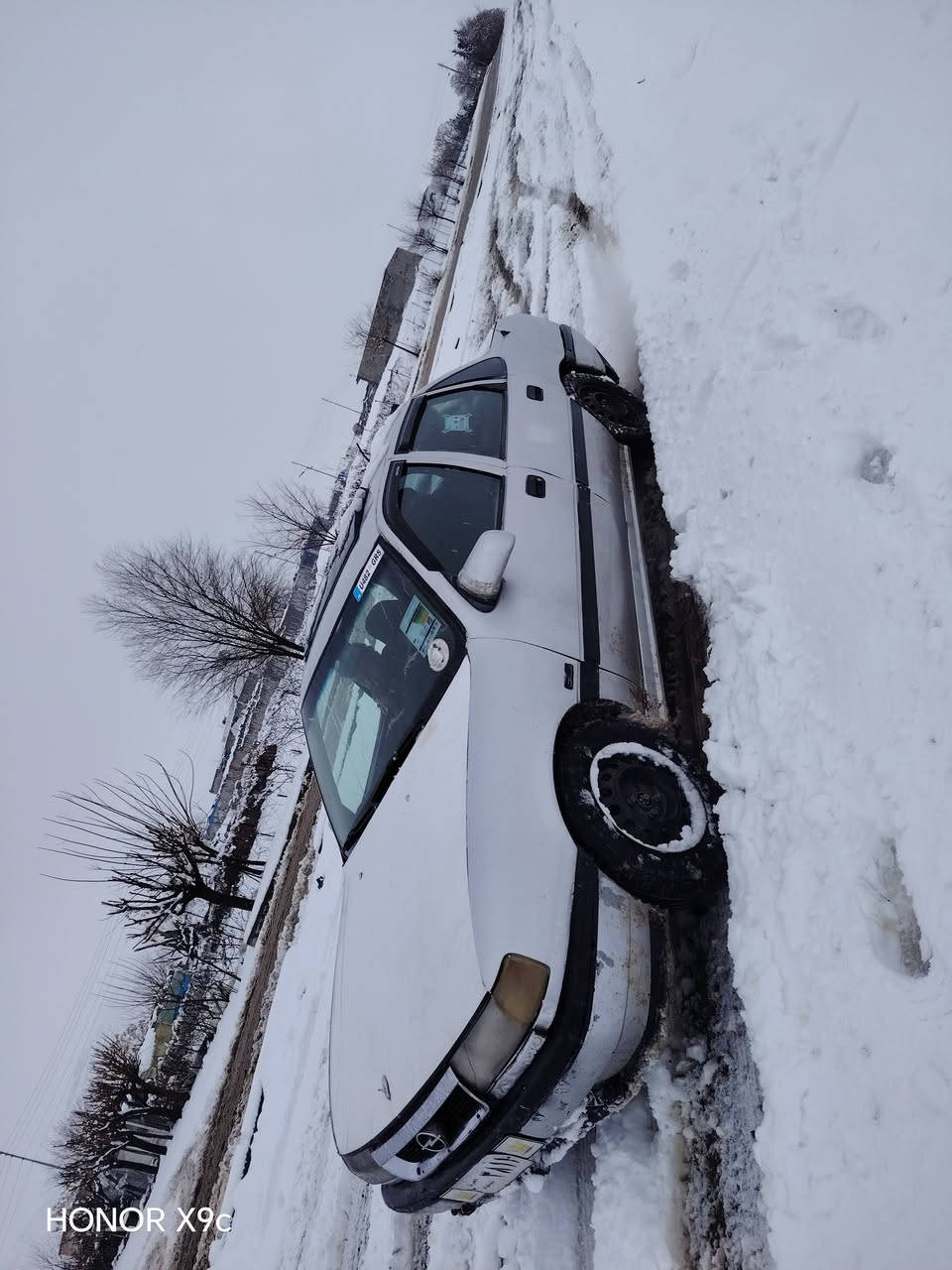 نرخی(( 16وەرەقە))
ئۆپڵ 1992 مەکینە 16قایش باریک بەشەرتی گێڕ ومەکینە سەنەویە بەس بۆکەرکوک نابێت بەشەرتی هەموشتێک چوارتایەو ویلی تازەی لەژێرە گەرمی و تەقەو ڕەقە و هەمووگیانی بەشەرت ***********
***********
