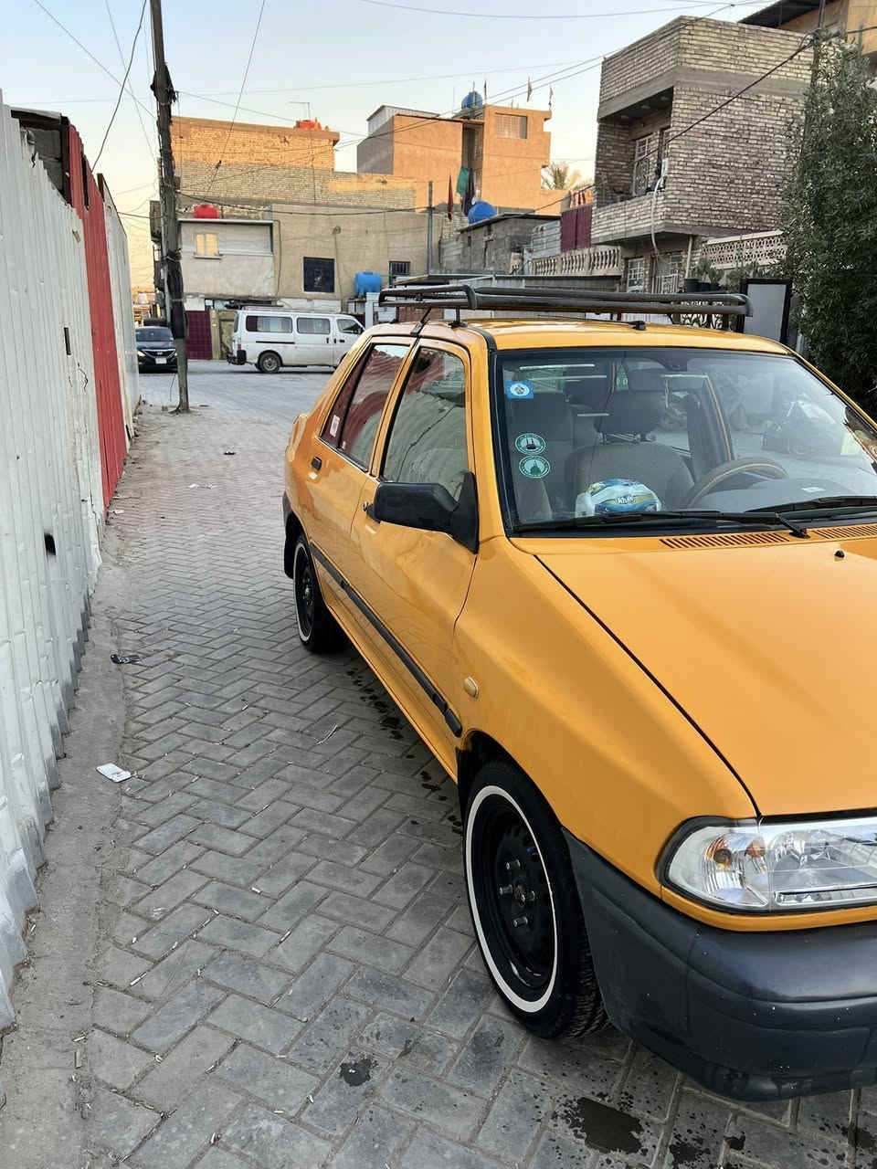 السلام عليكم شباب سياره سايبه البيع مديل 2018حلوه سياره كير ومكيانه مكفول بيها بس شاصي واحد معمره سياره حلوه سعره45وبيها  مجال حك جيه مكان سياره بغداد مدينه الصدر ***********
