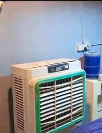 مبرده بلاستك للبيع شغاله عل فحص سعره 100 وبيها مجال 07833642813