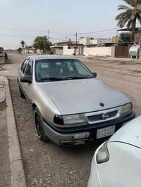 فكترا ١٨ موديل ٩٣ اوتماتيك السياره بدون صبغ  بس صبغ لهلالات سياره حلوه...