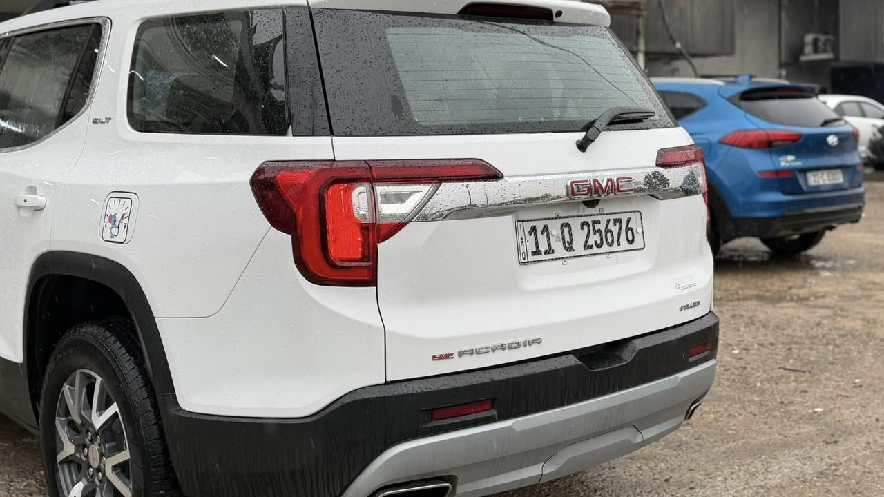 سلام عليكم جمسي اكاديا موديل 2023 فول عدا الفتحه السيارة بـ إسم ابوي مخليته نضيفه استخدامي ومحافضه عليه الصور تحكم السعر 230 ورقة 
مكاني بغداد جميلة: ***********
حادثه قطعتين.
