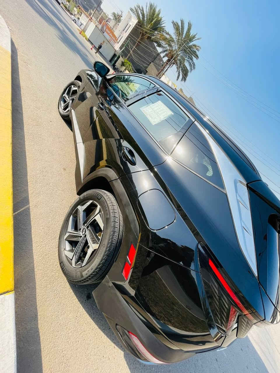 السلام عليكم ورحمة الله وبركاته
هونداي توكسان موديل 2023 هايبرد امريكي 

حادث فقط البنيد ومبدل نفس اللون بدون صبغ السياره 

مواصفات السياره لمتد Vip اعلى مواصفات 

*بانوراما 

* بصمه . تشغيل عن بعد 

*تتقدم وترجع بالريموت (البصمه) 

*تبريد وتدفئه بالكشنات . ومقود تدفئه

* كير دكم . و4 انضمه بالكير 

* رادارات 360 درجه

* كامرات 360 درجه 5 كامرات

* سياقه ذاتيه . ونقاط عمياء 

* كشنات 2 كهرباء 

* حساسات اماميه وخلفيه 

* باب الصندوق كهرباء 

* شاشه ابل كار بلي بلادي حجم الكبير 

* شاحن لاسلكي 

* تحكمات بالمقود واوامر صوتيه 

* كشنات خزن (ميمري ) 

بعد هواي مواصفات لا تعد ولا تحصى سعر السياره 21 الف دولار وبأسمي وجاهزه من الدعاميه للدعاميه

مكانها بغداد سيديه 

للاتصال ***********
