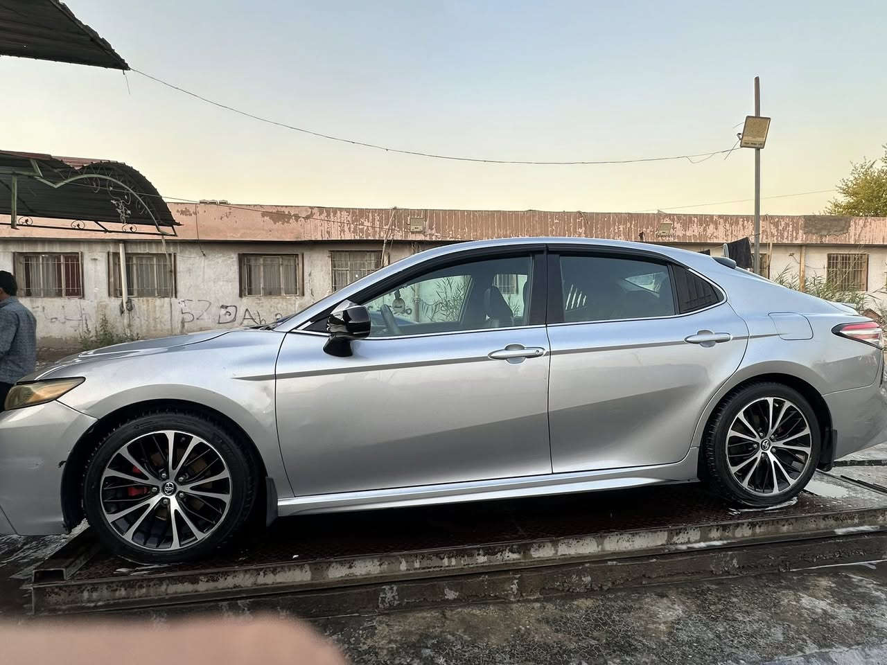سلام عليكم كامري 2019 لون سلڤر سياره حلوه سعرها 15,500$ وبيها بارد بباب الصدر ومبدل جاملغ بنيد نفس اللون اصلي والسياره مابيها صبغ


**إذا كنت صاحب هذا الإعلان وتريد حذفه لأي سبب، رجاءا أرسل رسالة إلى الدعم الفني**