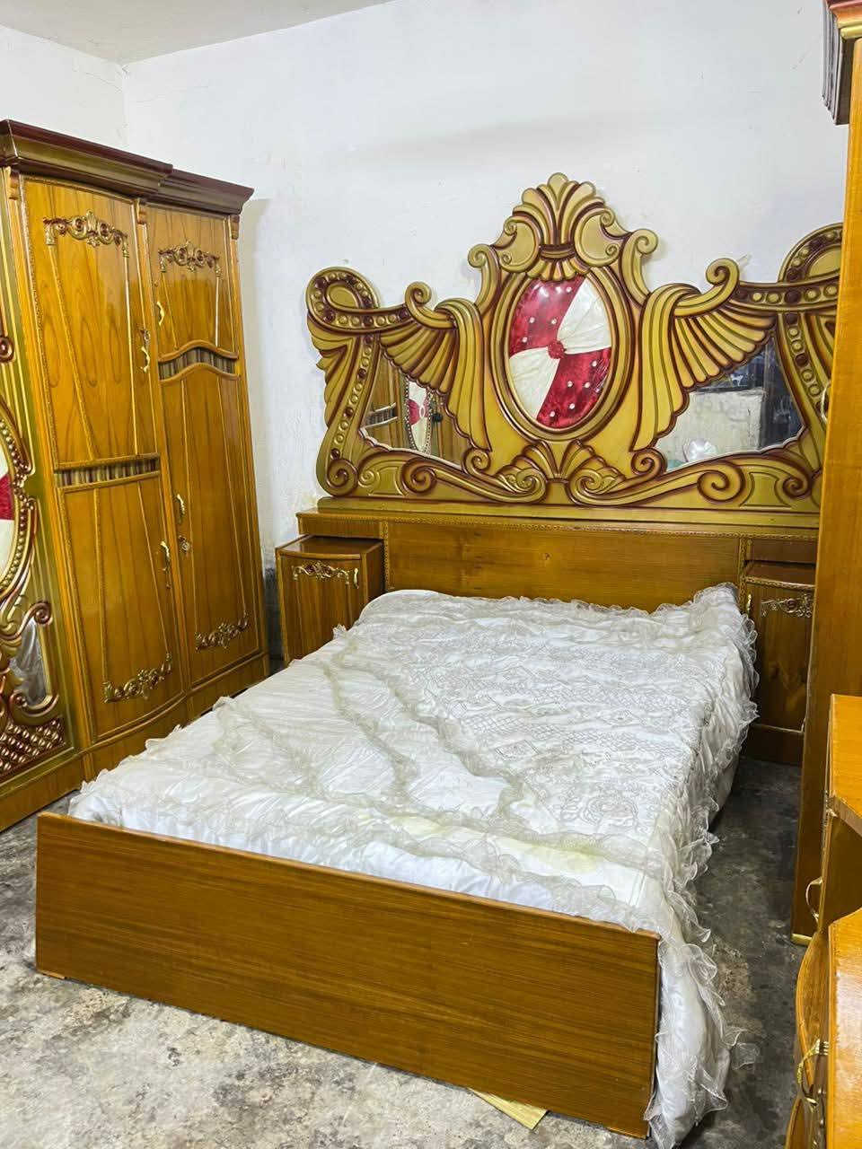 السلام عليكم غرفه صاج عراقي ثقيل تكمة للبيع بسعر مناسب و مستعجله عليها السعر 500قفل لتواصل الاتصال ***********
