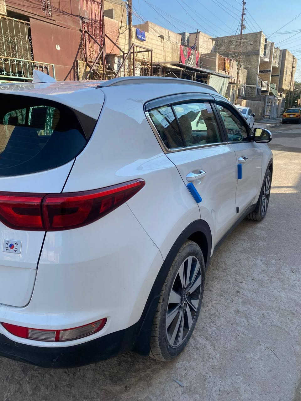 سلام عليكم من رخصت الادمن المحترم
كيا سبورتج خلجي مديل ١٧ موصفات 
معروفه صندوك كهرباء بصمه 
حساسات خلفي امامي كفاله 
عده بارد بل باب سايق فقط 
محرك ٢٠٠٠ ممفتوح كير ماشيه ١٢٠
تخم تاير جديد سنويه وهزه 
جديده تحويل مباشر سونر موجود 
مكان سياره بغداد شعب 
سياره جاهزه من كلشي 
السعر 170 
***********
