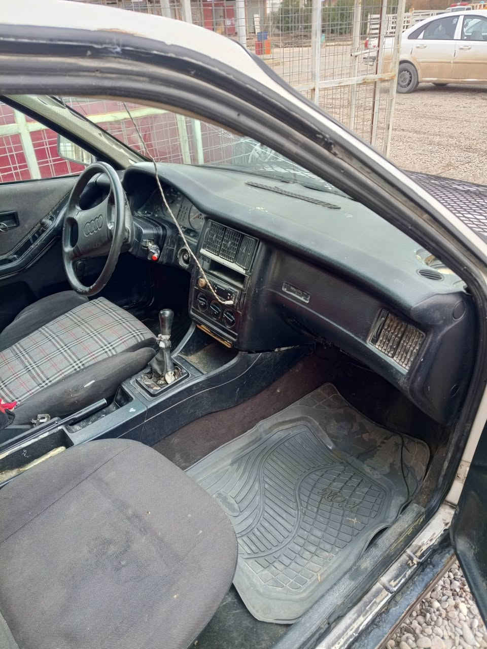 أؤدي للبيع موديل 88شرط تحويل سنويه عاج
دفتر بانزين  السعر 18$للاستفسار ***********
