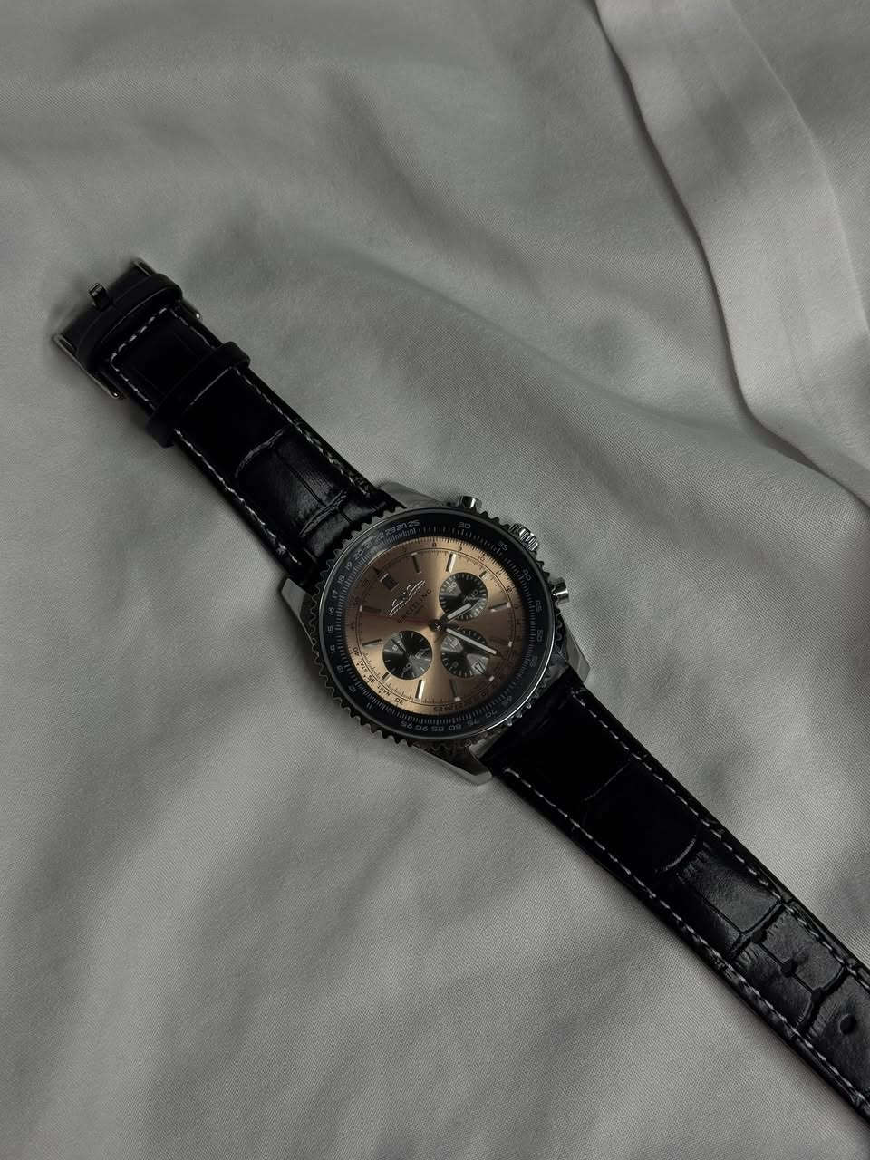 ساعه طيارين من Breitling Navitimer

كوبي ماستر درجه اولى 

• لون مينا برونزي
• اطارها دوار
• توقيت يومي
• سناتر شغاله stop watch
• سير جلد طبيعي اصلي
• هيكل فولاذ مقاوم صدأ

الساعه جديده بعدها بالستيكر مالها 

سعرها 35 الف

موجود توصيل كل المحافظات


**إذا كنت صاحب هذا الإعلان وتريد حذفه لأي سبب، رجاءا أرسل رسالة إلى الدعم الفني**