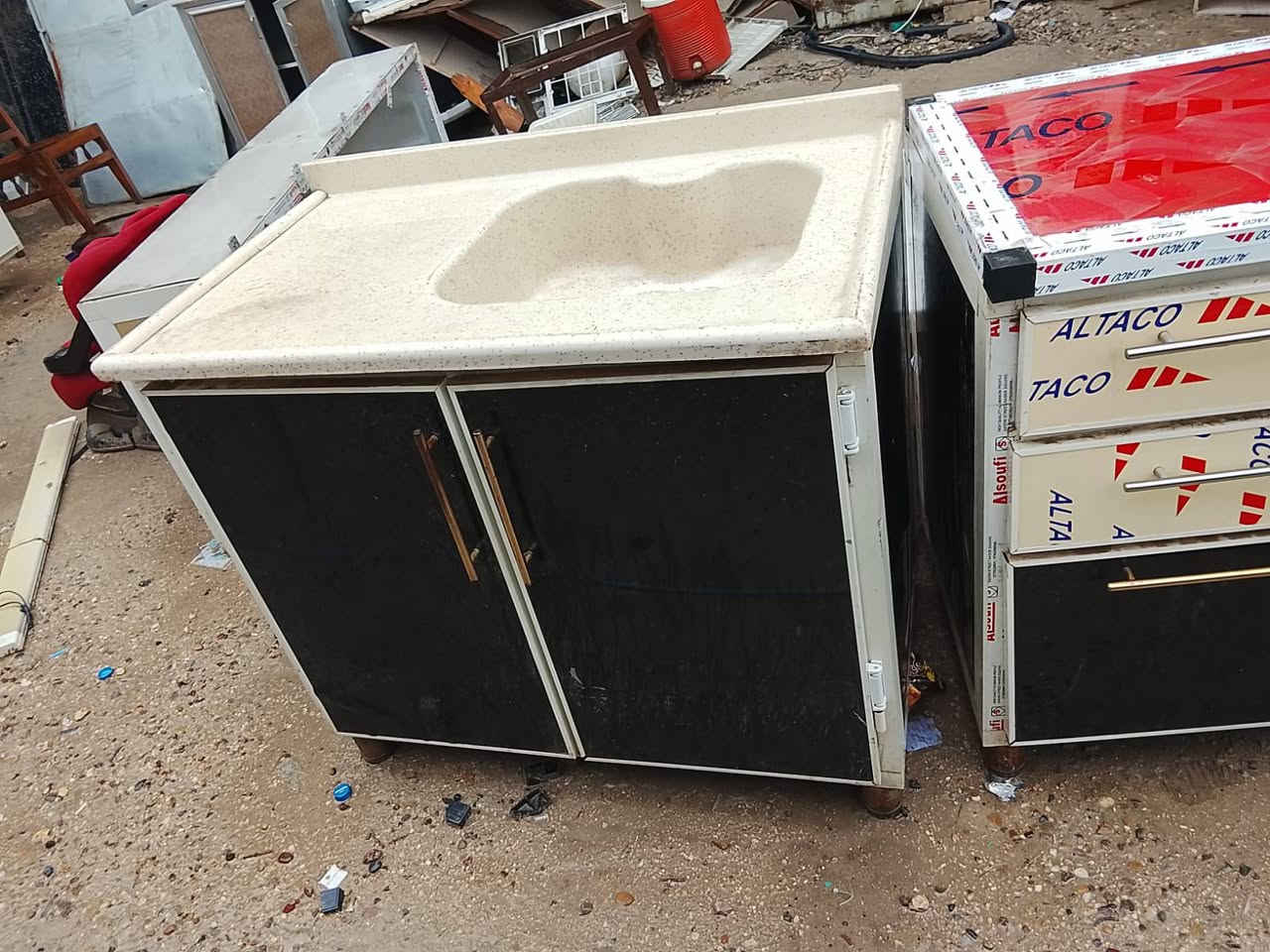 كاونتر مترين مع ملحق مع سنكي متر مرمر نضيف كلش للبيع التواصل خاص عنواني ديوانية  حيعسكري قرب فلكت العلماء *********** بي واساب
