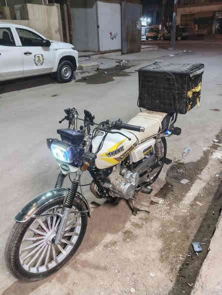 سلام عليكم 
دراجه سونك للبيع الدراجه نضيفه 
وخير من الله جبتهة ع اساس اشتغل دلفري
حولت كاشير وضليت اروح واجي بيهة تطبك الصبح تطلع بليل ارجع بيهة
موديل 2024 لو 2025
برغي ممفتوح بيخة اوراقهة موجوده 
السعر 800 مكان بغداد الدوره 
***********
