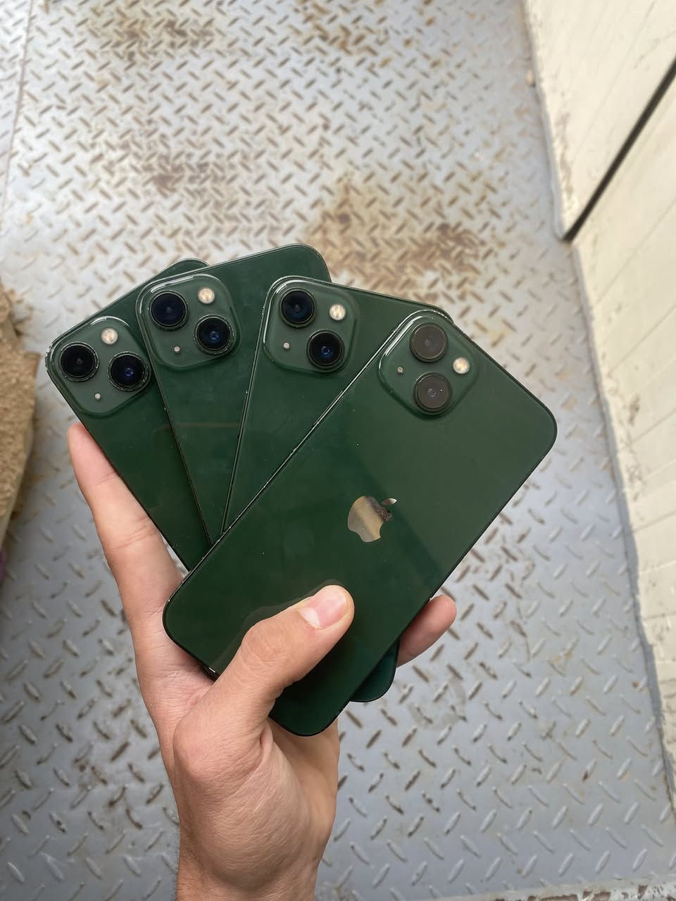 13عادي ذاكره 128 بطاريه 85 الى 93  اجهزه كفاله عامه ممبدل بين اي شي وتربروف نظافه 90/100 مع ضمان عنواني بغداد العطيفيه سعر القطعه (375) قفل للتواصل علرقم ***********
