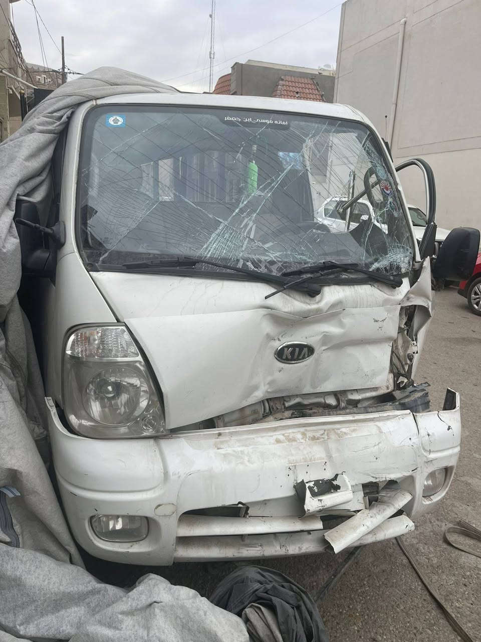 كيا فحل موديل ٢٠١١ رقم بابل انكليزي سابقا كفالة عامة شاصي ما مفطر قوطي ونظيف وكير و محرك جديد وسويت بيها هذا الحادث السيارة مكانها بغداد المشتل وباسمي مشروع وطني
السعر ٩٥ قابل للتفاوض 
***********
***********
واتساب هم موجود الشراي فقط يتصل
