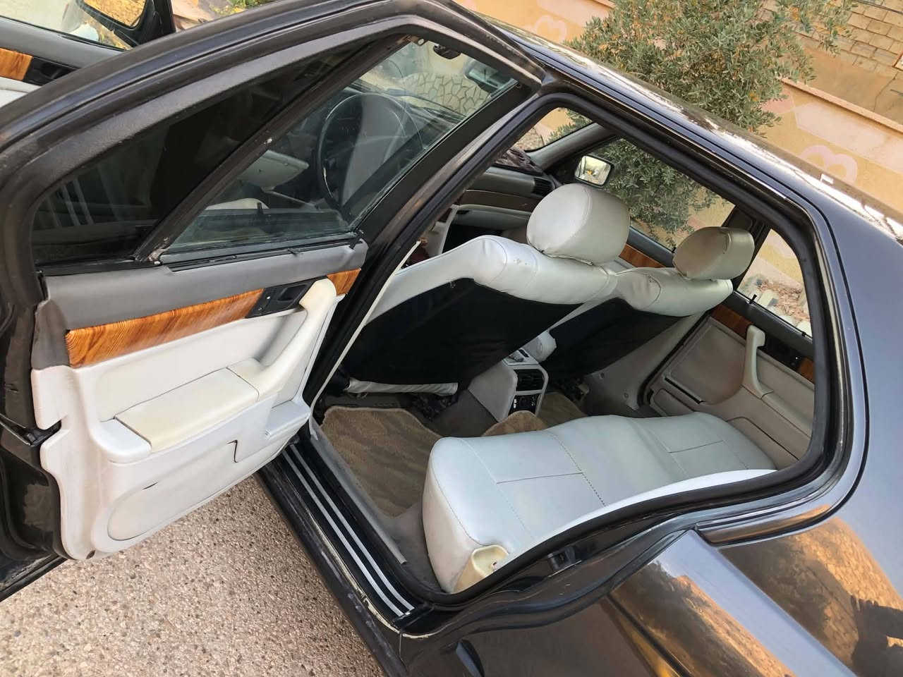السلام عليكم
للبيع
 BMWرقم دهوك موديل92 سياره جاهزه كير حداديه كهربائيات بردات ابواب بلادي محور محرك ياباني تبريد ثلج تخم تاير منظومه بانزين جديده سياره بيها نشاط وشلعه موطبيعيه السياره متعوب عليها هواي السعر 47 وبيها مجال المكان هيت
***********
