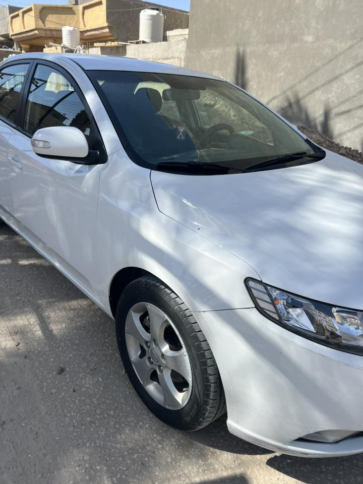 السلام عليكم للبيع سيراتو
موديل 10 بحالة الوكاله فقط باب مبدل نفس ألون بدون قطرة صبغ.  شرط سونار مكينه كير. حداديه. تخم تاير. رقم سليمانيه تحويل وكاله 
السعر. 95 وبيه مجال  *********** 
بابل الاسكندريه
