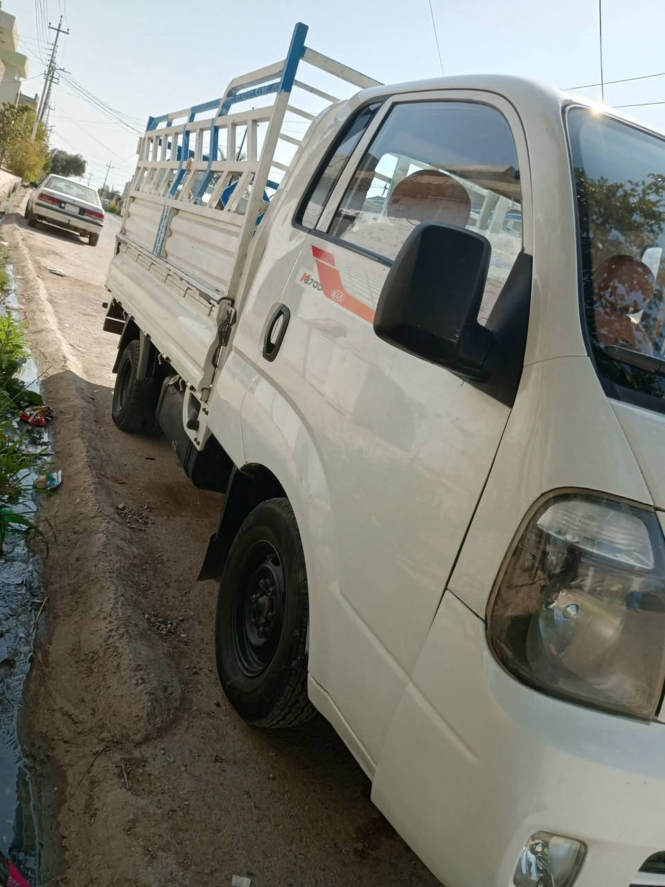 كيا حمل رقم صلاح الدين موديل 13 بيها بس بنيد محدث وشبرين بارد سنوية صاقطه 23 مشروع وطني تحويل ثاني يوم مكينة بخار كير شرط شاصي شرط اكسل شرط للبيع سعرها 105 وبيها مجال واذا اكو مراوس بتكسي كورلة هم يرهم مكاني كركوك  ***********
