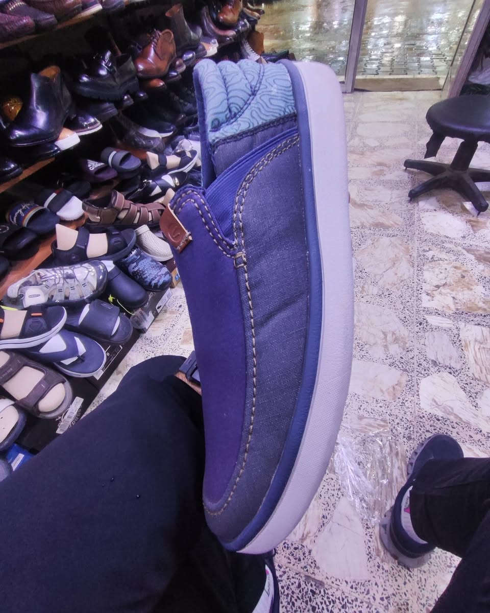 ماركة CLARKS 
قطعه جديدة أصليه اورجنال قياس ٤٦ تلبس ٤٥ ونص 
قطعة جدآ مريحه وخفيفه الوزن 
السعر ٥٠ ألف 
مكان كرادة داخل مجاور دايموند مول في فرع علاء حداد محل الأيطالي الايطالي


**إذا كنت صاحب هذا الإعلان وتريد حذفه لأي سبب، رجاءا أرسل رسالة إلى الدعم الفني**