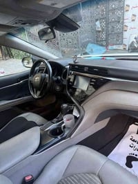 كامري 2019 SE الحادث موضح بالصور ربع البنيد وجاملغ واكو مكانين يحتاجن ...