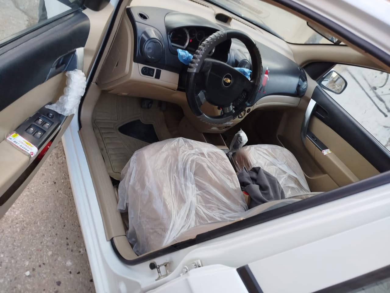 السلام عليكم افيو موديل 2011خليجي محرك مفتوح اوتماتيك السياره بيها بخار السونار مرفق بالصور مكلف بل نشرمكان السياره نجف   هاذه رقم راعيها  ***********
