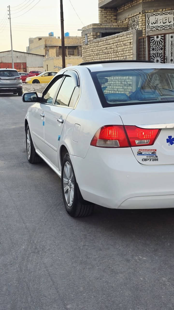 سلام عليكم ورحمة الله وبركاته
اوبتيمه خليجي  موديل 2010 كفاله عامه ما عده الهلالات الخلفيه بيهن صبغ ٤ اصبع 
رقم بغداد تحويل مباشر
دواخل طك كارتون بيجي
تخم تاير بالكارتون
حداديه 100
مكينه وكير كفاله شرط
فتحه سقف
شاشه جبيره كامره خلفيه
شاشه بلاتوث
تبريد ثلج بلاد
مكان ناصريه شطره 
السعر 125$ وبيه مجال قليل
اتصال ع رقم واني بالخدمه ***********
