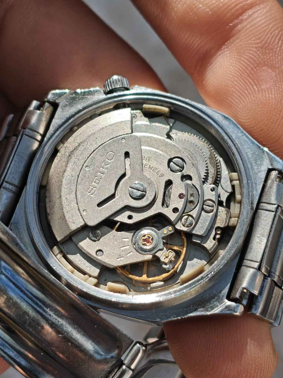 السلام عليكم
-_-_-_-_-_-_-_-_-_-_-_-_-_-_-_-_-_-)
SEIKO 5 ياباني اصلي بالكامل سير اصلي الساعة مختم بالكامل مكينة 6309 العريقة منفذ شهري اسبوعي عربي شغالات ودقيقه بالوقت جداً   قطر 34×38 بيها ملاحظه وحده بسيطه جداً السعر 75 الف بيها مجال *********** رقم بي واتساب للمهتم يتفضل خاص
