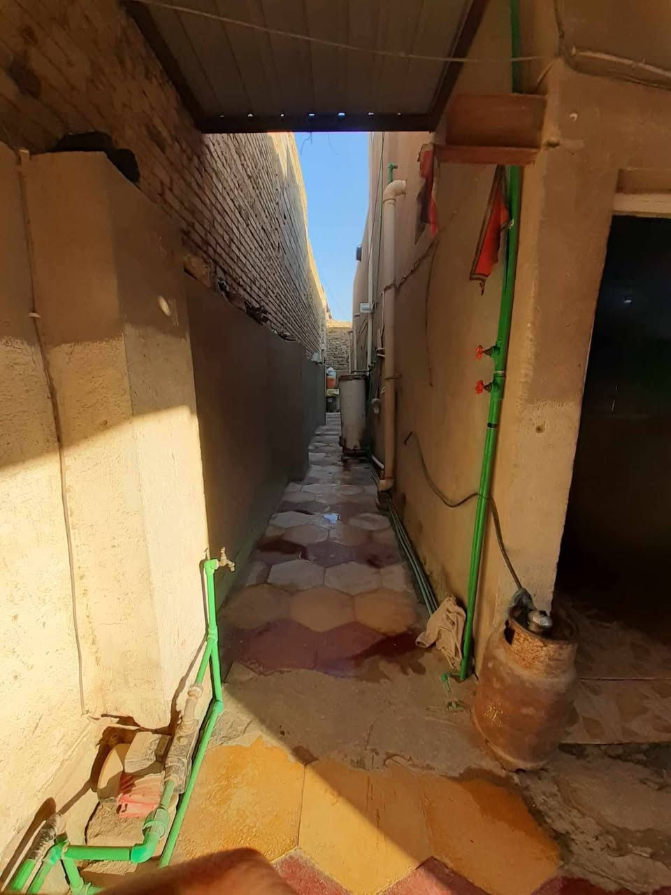 السلام عليكم ورحمة الله وبركاته ♥🧿

☘️اللهم صلي على محمد وآل محمد 

🏦دار سكن للبيع طابوو صرف 

📌الموقع:- حي الصدر ثاني خلف مستوصف 

📐المساحه:- 204م 
ــــــــــــــــــــــــــــــــــــــــــــــــــــــــــ
☘️يحتوي ع:-

✅غرف نوم عدد 2

✅صاله 

✅مطبخ 

✅استقبال 

✅مجموعه صحيات 

💵السعر:- 125 وبي مجال بسيط 

~~~~~~~~~~~~~~~~~~~~~~
#للاستفسار اكثر:- خاص او واتساب 

#هاتف:- ***********
