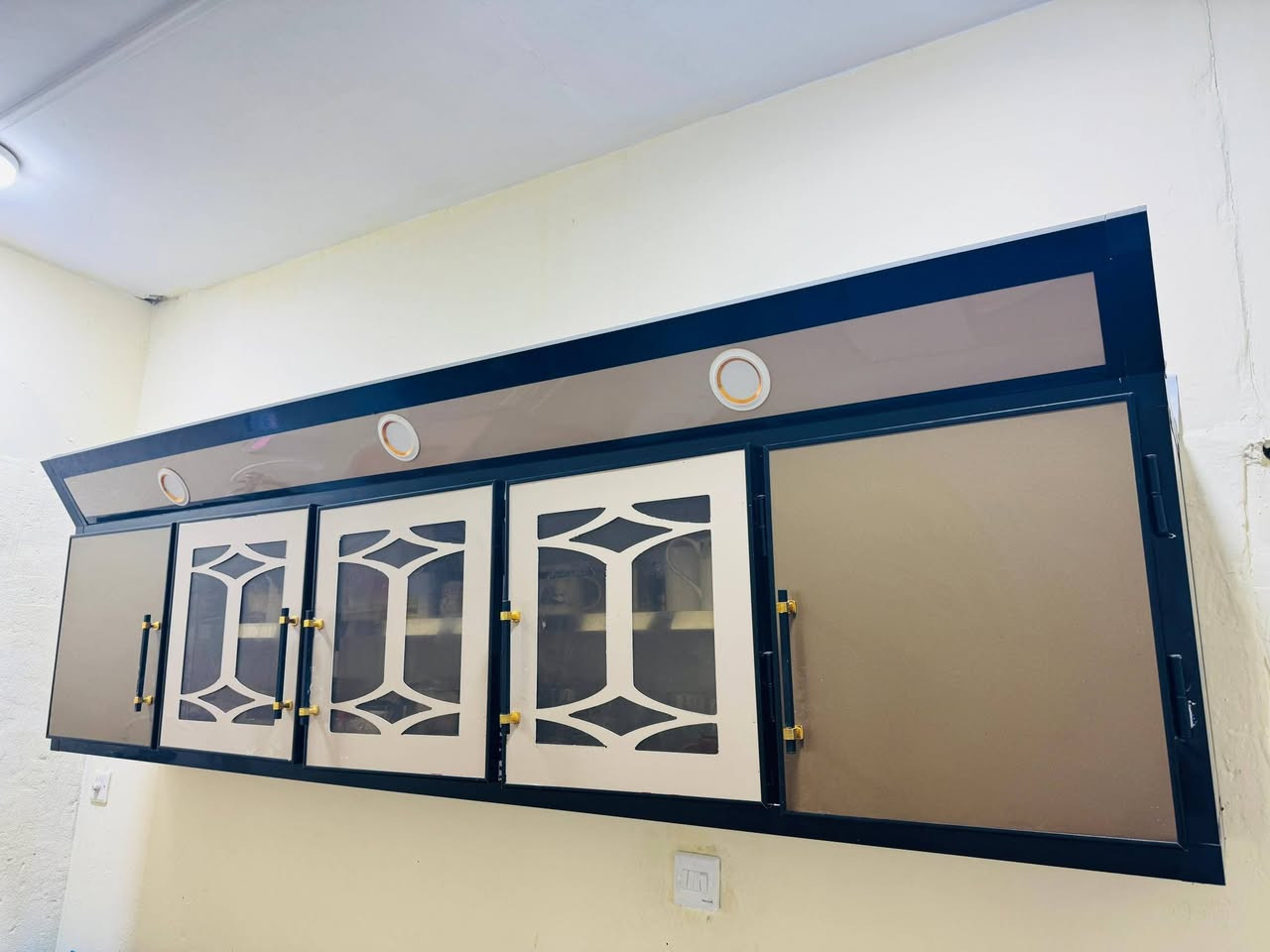 كاونتر ٣ قطع +طباخ
((جدد)) للبيع


**إذا كنت صاحب هذا الإعلان وتريد حذفه لأي سبب، رجاءا أرسل رسالة إلى الدعم الفني**