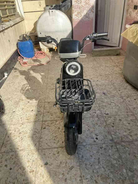 سلام عليكم دراجه شحن للبيع عوزهة بس باطاريات سعر 175 وبيهة مجال العنوان بغداد حي البتول للتواصل ***********
