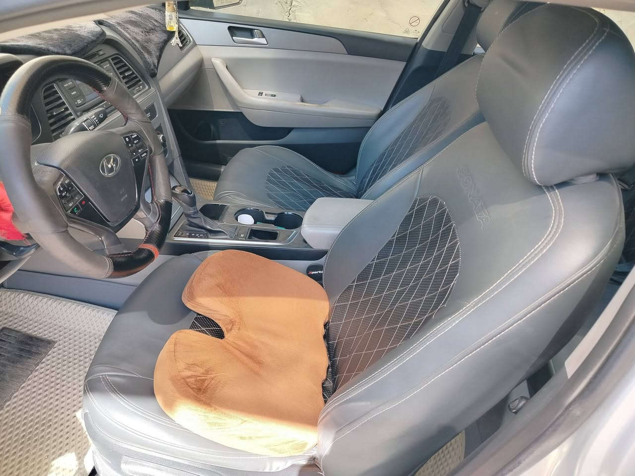 السلام عليكم
للبيع فقط
سوناتا امريكي جي دي اي محرك 2400 رقم انكليزي سنويه لل2030 حادثها جاملغ وبنيد بدون دواخل السيارة مصبوغة حزام السيارة جاهزة محرك كير تبريد ثلج السعر 95 وبيه مجال بسيط مكان السياره حله التواصل ***********
