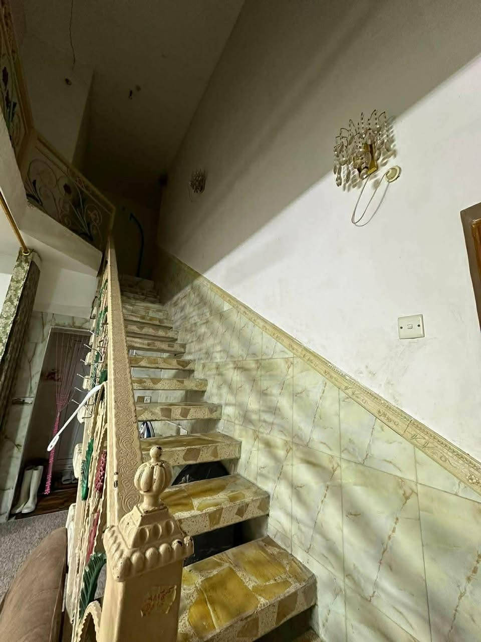 بيت طابو صرف للبيع حي ميسان منطقه ال 31 
250 متر 
بناء طابقين 
الارضيه مرمر
استقبال كبير 
وصاله 
ومطبخ 
حمام 
تواليت ومدخل تواليت 
غرفتين بالطابق الارضي 
غرفه واحده بالطابق الثاني 
+مخزن بالطابق الثاني 
للاستفسرار الاتصال على 
***********
