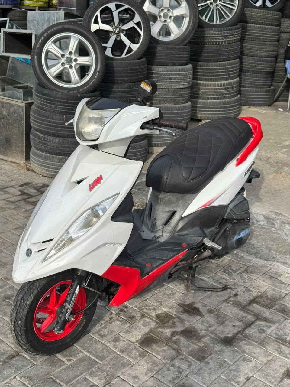 سلام عليكم دراجه جيتي ار الدراجه خير من الله الدراجه ما مفتوحه كهرابيات كله شغلاه مكاني بغداد شهداء اوراق بيه مرايات مال رمبه بيهه البياع السعر خاص وهاذه رقمي ***********
